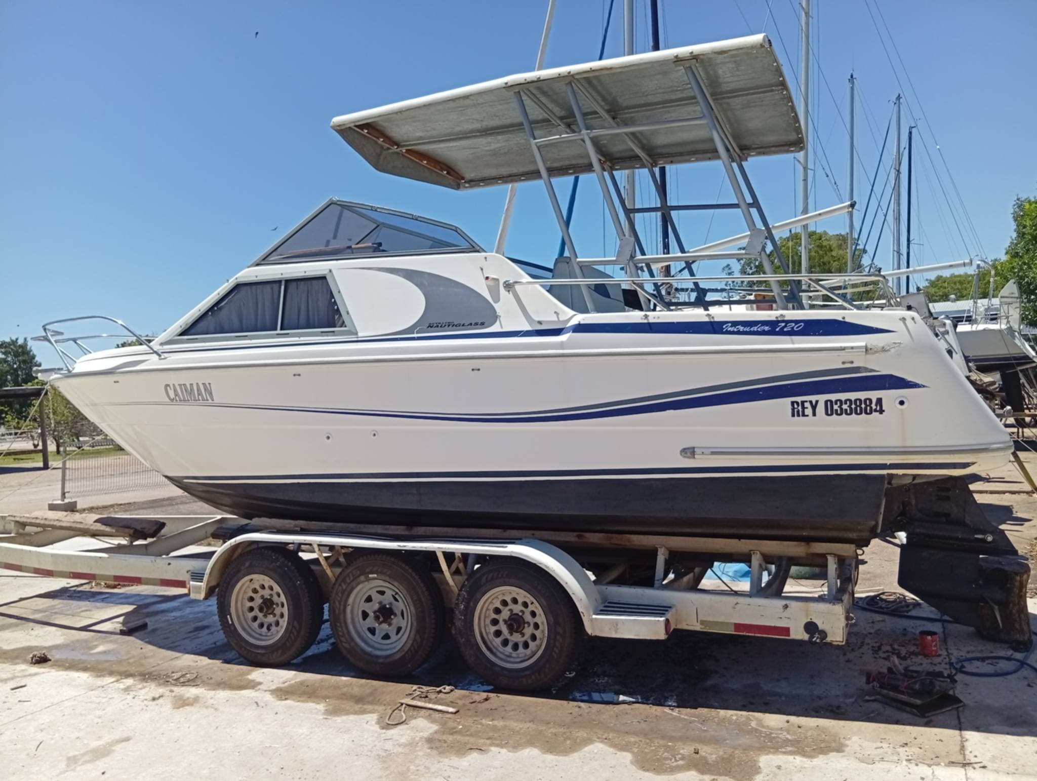 Image product Intruder 720